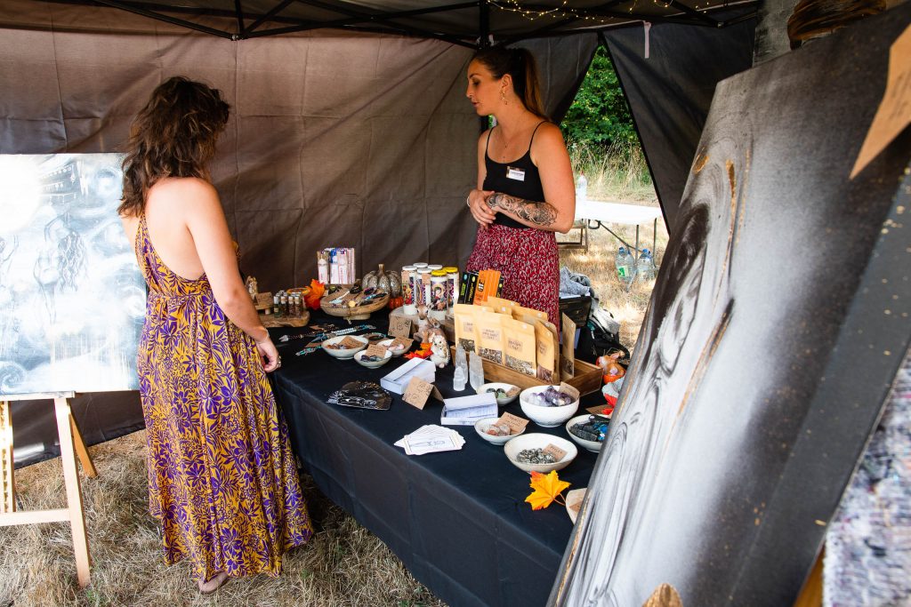 Lunivers-dAnnabel-Stand-Fete-de-la-Pleine-Lune-2022-2