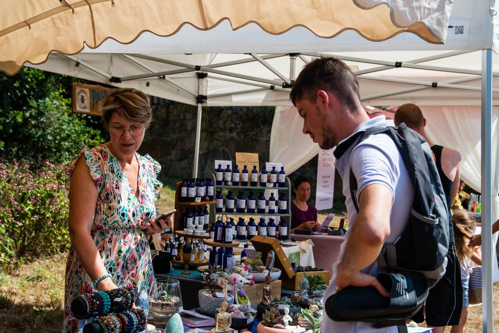 Ty-Kevlen-Quai-des-minéraux-Stand-Fete-de-la-Pleine-Lune-2022-4